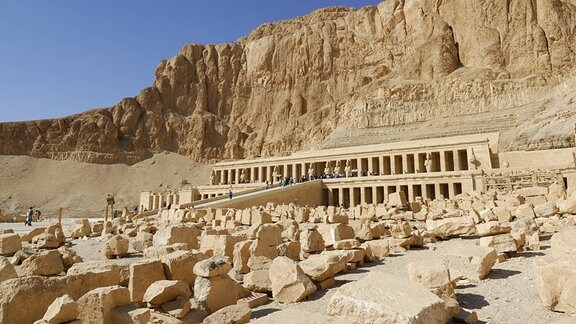 Außenansicht eines Tempels in Ägypten