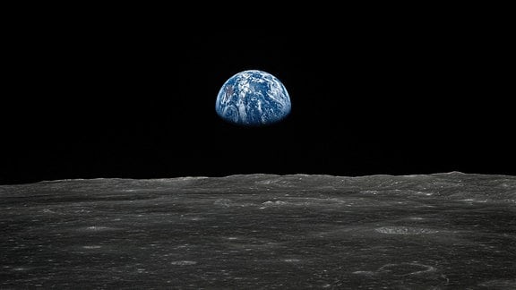 Aufgehende Erde vor der Landung aus dem Mondorbit der Apollo 11-Mission, 1969