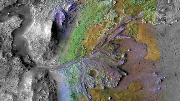 Der Jezero Krater auf dem Mars ist der Landeort der "Mars-2020" Mission. Es ist der eingefärbte Krater in der Mitte des Bildes.