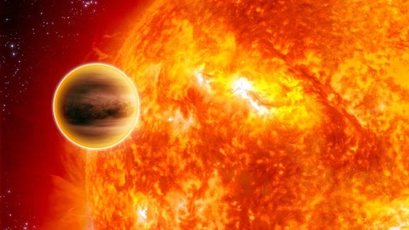 Ein Planet vor einem heißen Stern
