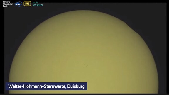 Screenshot vom Live-Stream der großen Sommer-Sonnenfinsternis 2021.