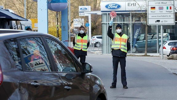 Grenzkontrollen wegen Corona-Pandemie in Burghausen, Oberbayern,
