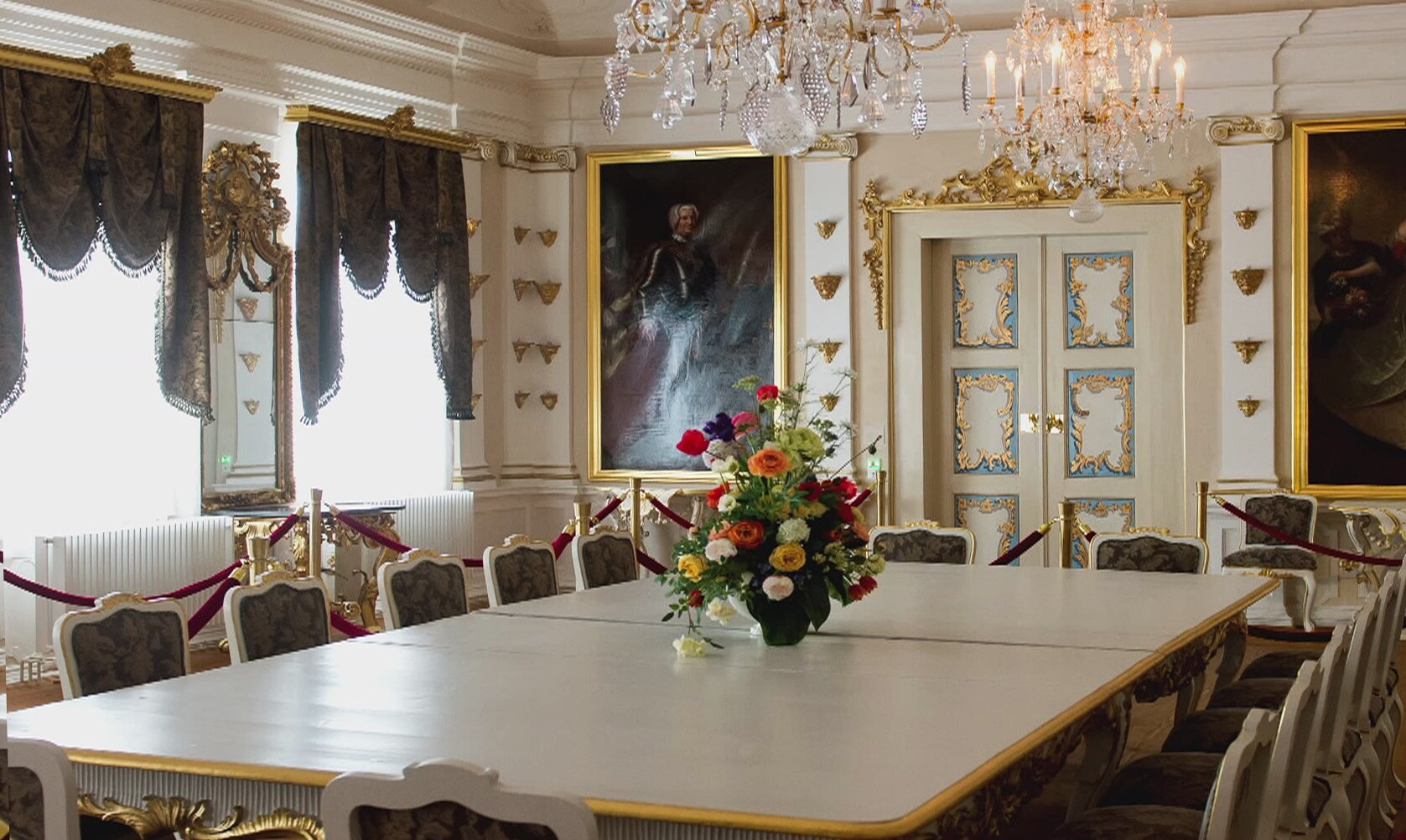 Das Neue Palais damals und heute MDR.DE